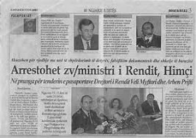 Verhaftung des Vize Innenminister Bujar Himci, der 3 höchsten Polizei Direktoren, im Bundesdreckerei Skandal in Tirana. Anfang Oktober 2002