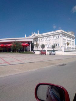 Luxus Palast, Aydilli Clan, mit Hekuran Hoxha bei Shiak, nicht beschlagnahmt